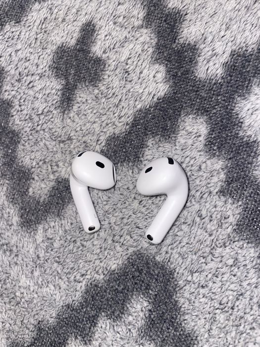 Apple AirPods 4 sigilat