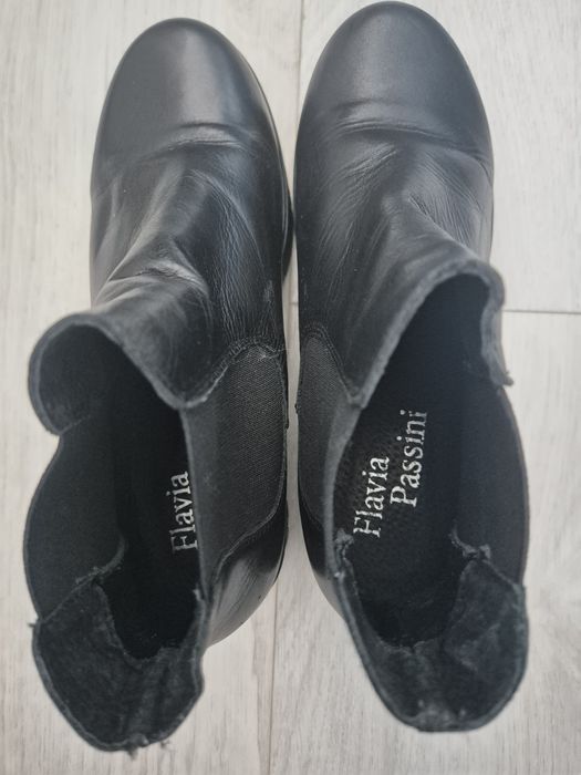 Ghete negre piele Flavia Passini