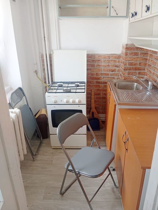 Inchiriez garsoniera zona Catedralai cu centrala proprie