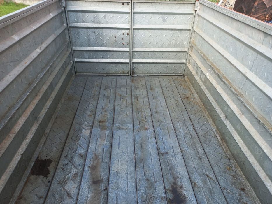 Vând remorca axă dublă