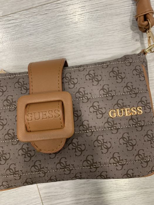 Дамска чанта Guess