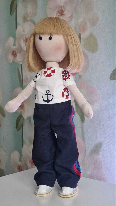 Продам текстильную куклу Snejka