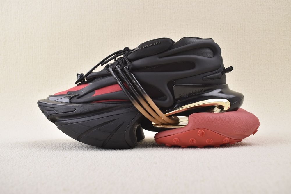 Balmain unicorn 2024