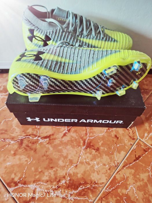 Футболни обувки/бутонки Under Armour - нови ОРИГИНАЛНИ № 40