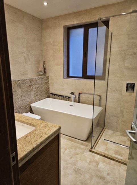 Дава се под наем Тристаен апартамент в София, Център - 97 кв.м за 1095.99 € - Снимка #4