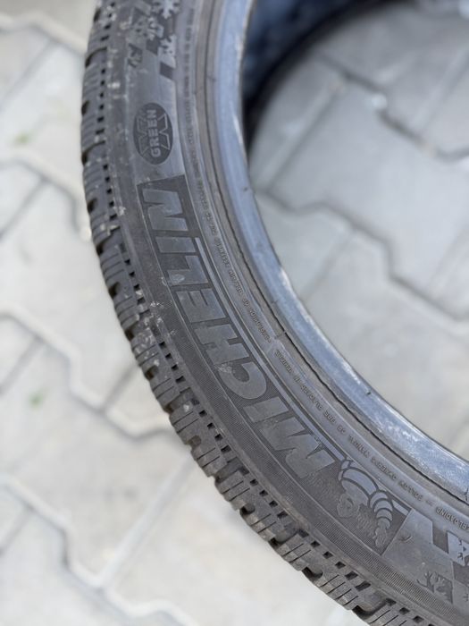 4X 235 45 19 Michelin Pilot Alpin 4