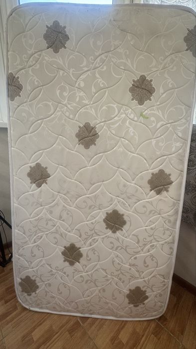 Матрасы для детских кроваток 2 штуки б/у