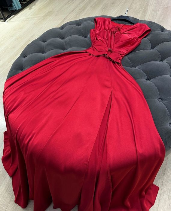 Платье вечернее праздничное бордовое 44 46 размер