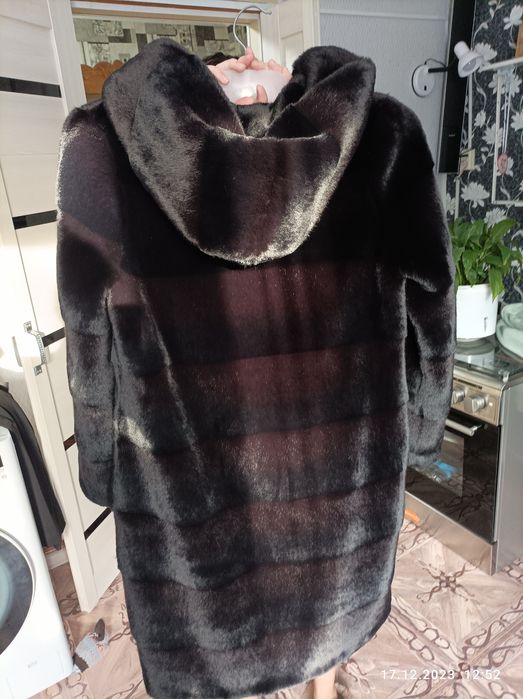 Продам шубу . Новая