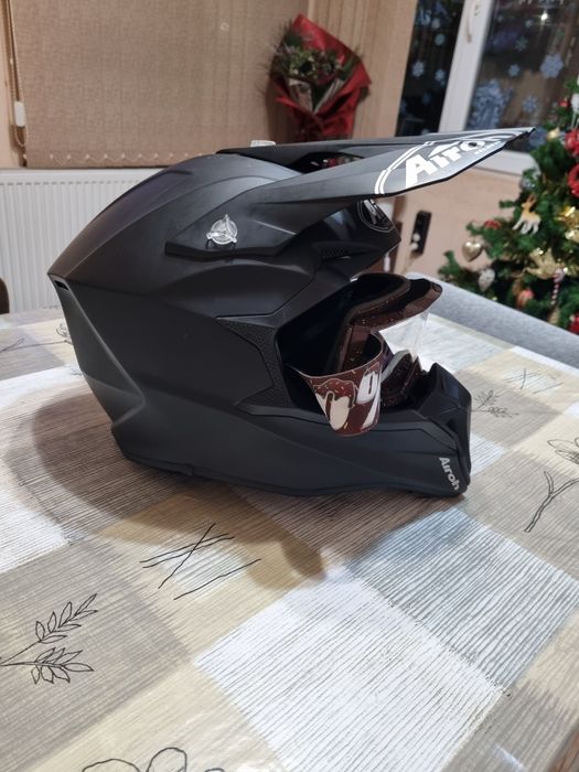 Каска Airoh HELMET и очила 100% в много добро състояние