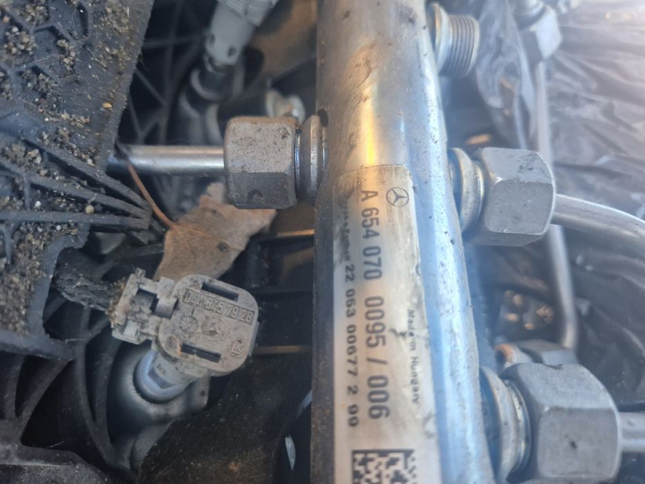 Rampa injecție mercedes 2.0 E6 codul piesei  A6540700095/006