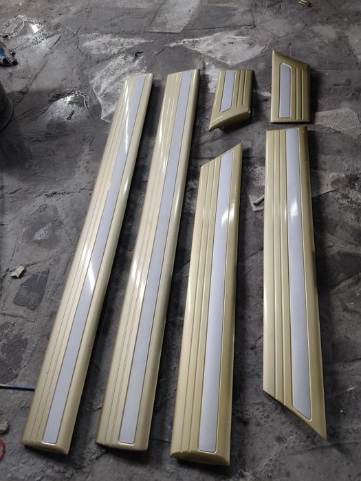 Продам Молдинги ланд крузер 100