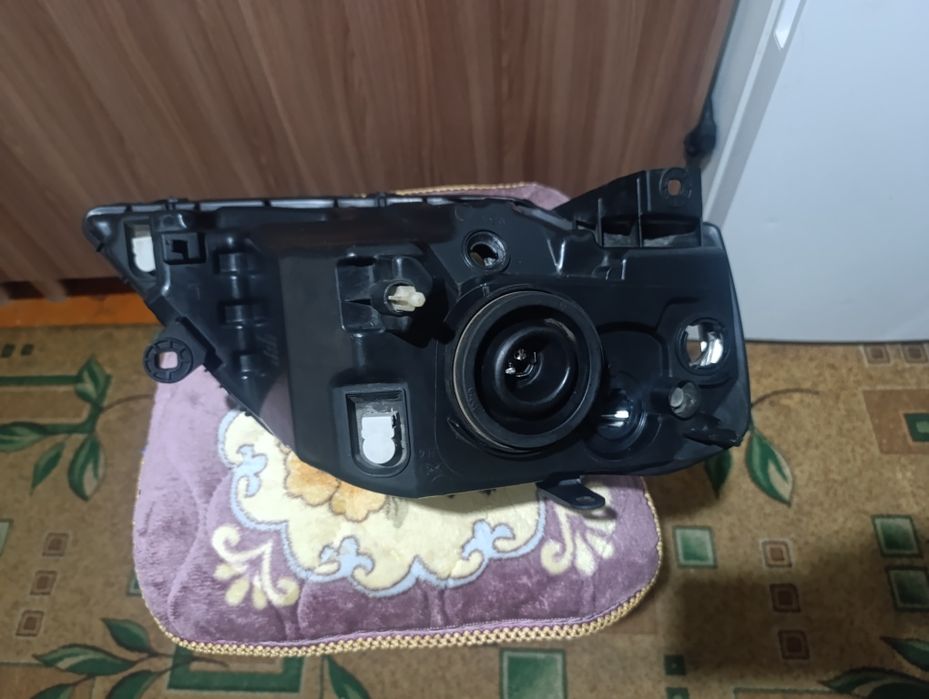 Фара на лада Ларгус