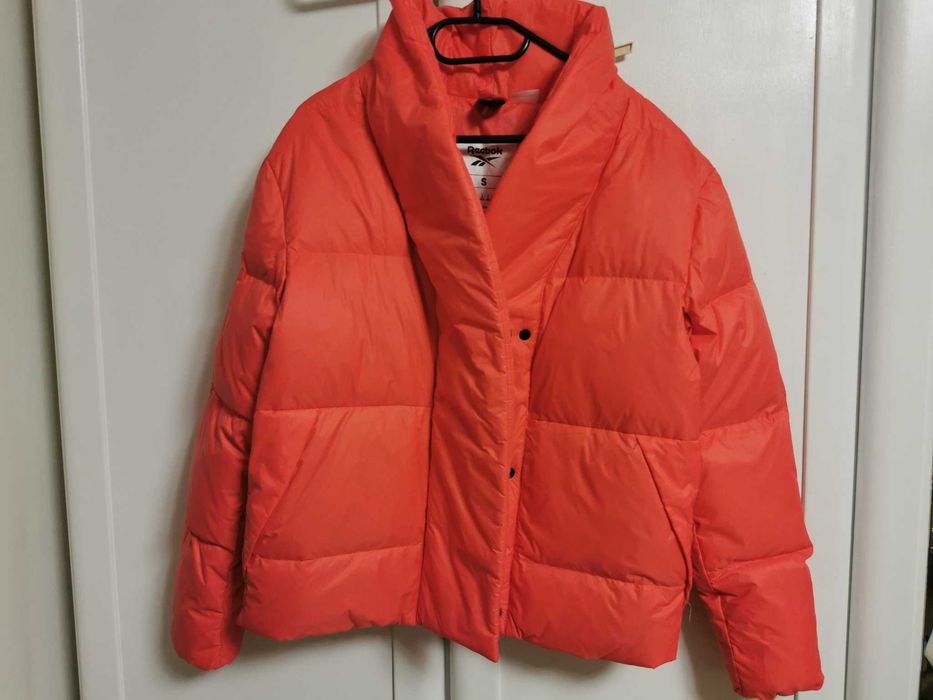 Geacă din puf REEBOK Outerwear Down Jacket (orange)