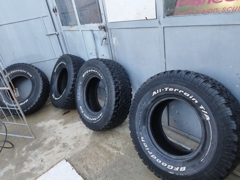 Гуми295/75/16 bf Goodrich all terrain