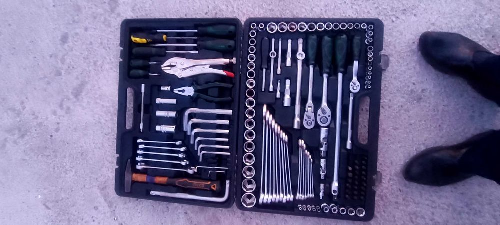 Инструмент набор (трещеточный).