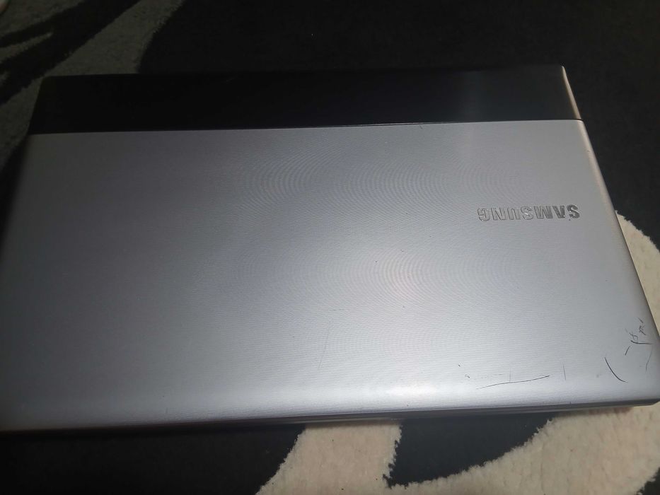 Laptop Samsung E300
