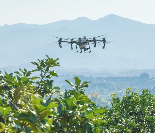 Дрон- опрыскиватель DJI Agras T50