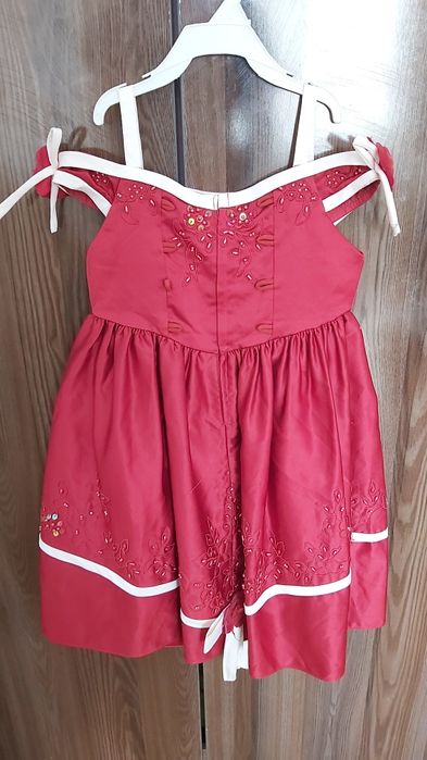 Платье на девочку