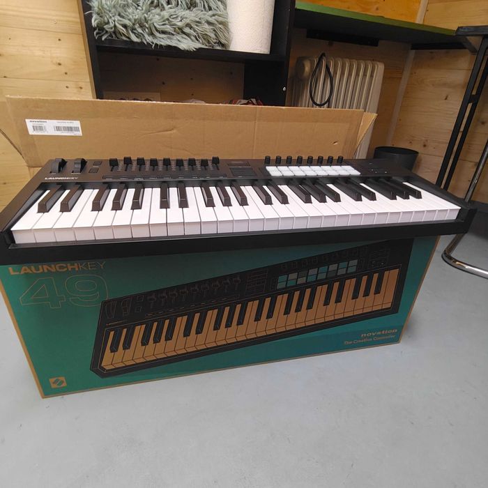 Clapa MIDI Launchkey 49 MK4, NOUA cu Garantie