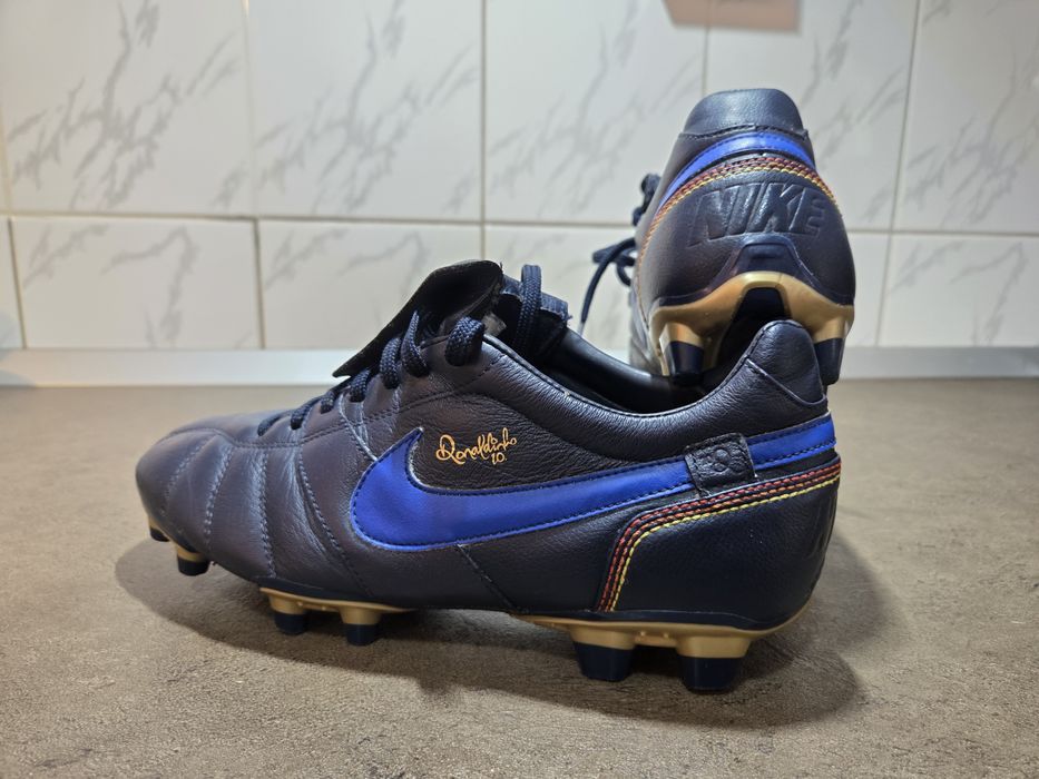 Vand ghete de fotbal Nike R10 Ronaldinho in stare foarte buna