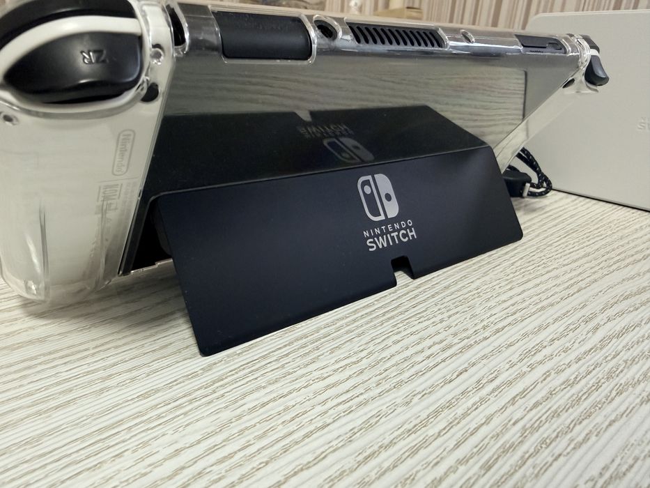 NINTENDO SWITCH OLED полный комплект!