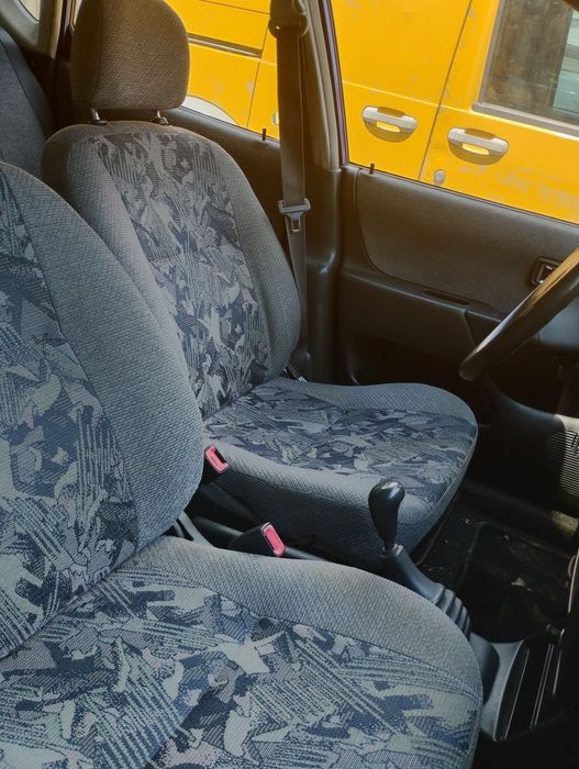 Дайхацу Сирион Daihatsu Sirion 1.0