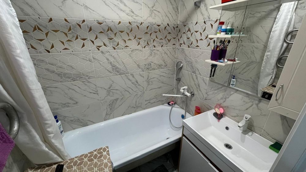 Срочно Оралхан Бөкей 13 3х комн. кв. на КШТ
