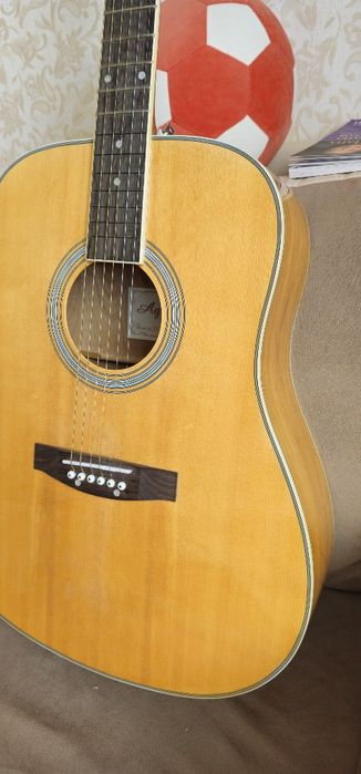Гитара акустическая