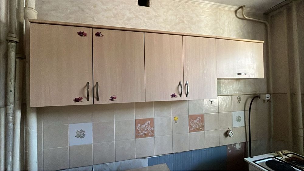 Продам ванну, газ плиту