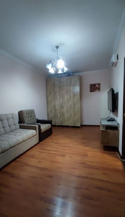 Чиланзар 11-й квартал продается Однокомнатная