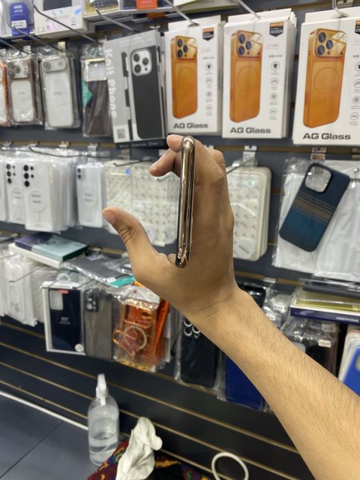 Iphone 11max gold rangi