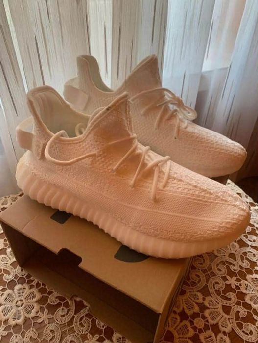 Yeezy 350 white batch