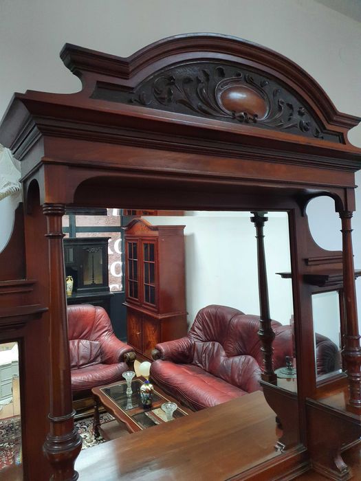 Салонен бюфет масив.