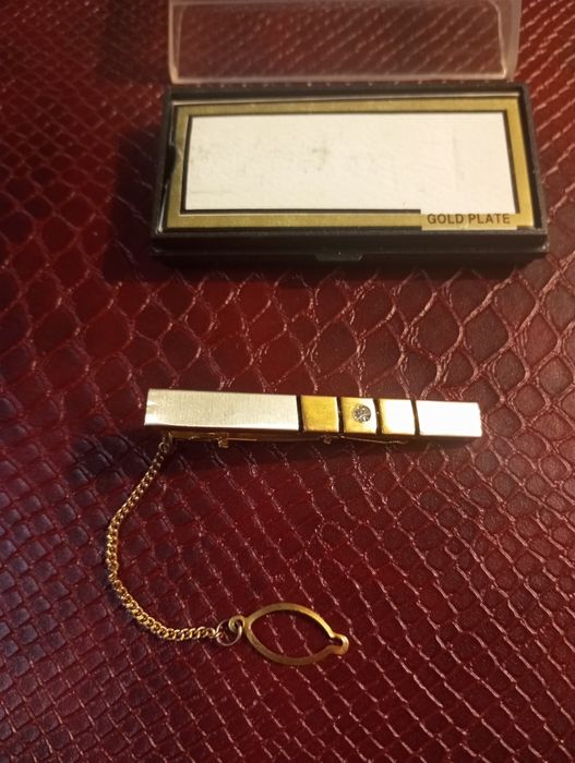 Зажим для галстука.