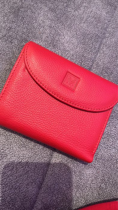 кошелек! в отличном состояние ни разу не пользовались