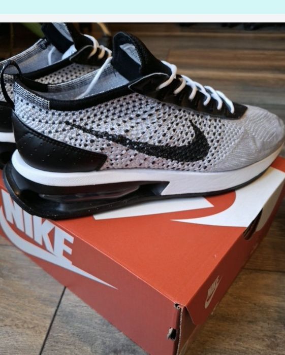 Nike Air Max Flyknit-Нови Оригинални маратонки!