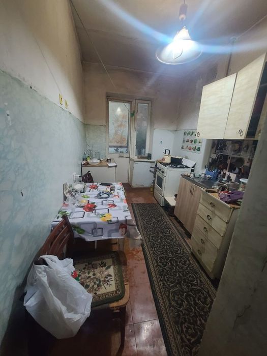 Срочно продаётся 2 комнатная квартира в городе Чирчике