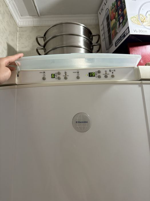 Холодильник Electrolux