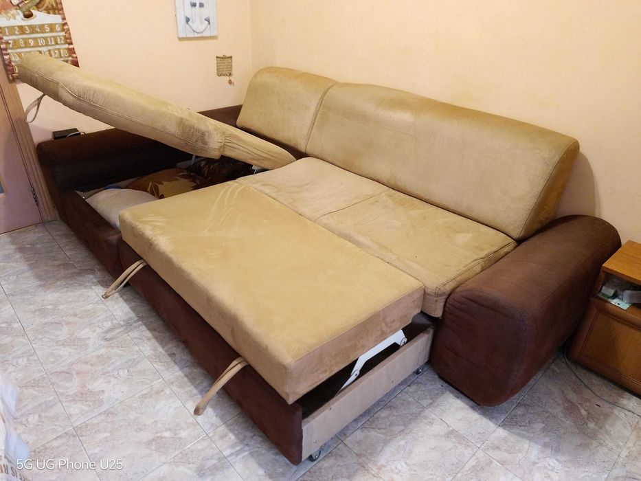 Продавам ъглов диван