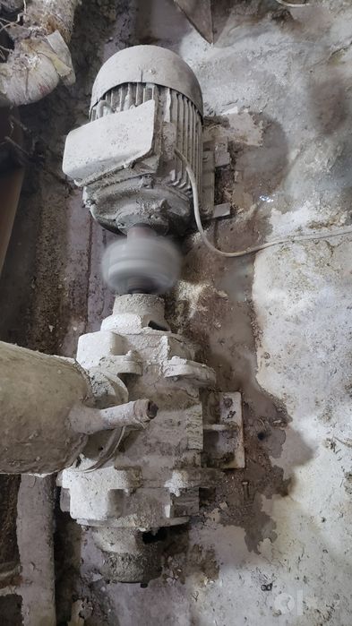 6 kubli vakuum nasos – ishlagan holatda, stanokdan
