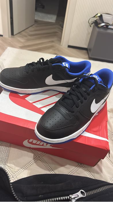 Продам новые Nike