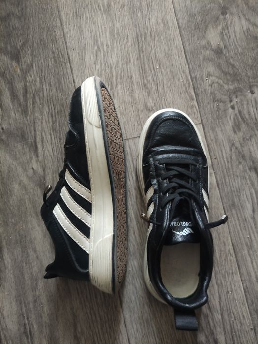 Кроссовки детские