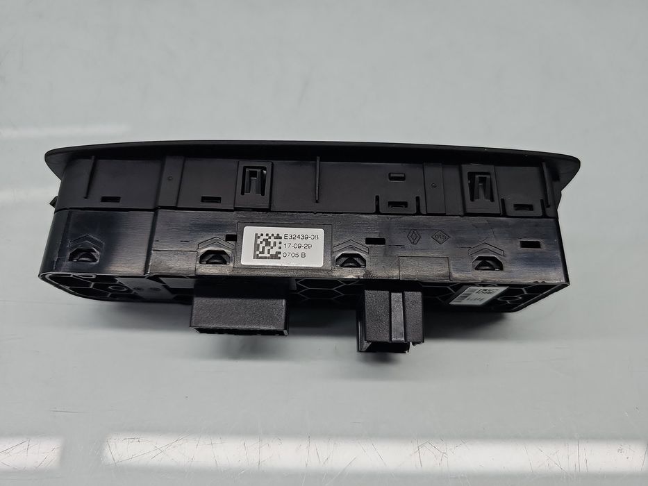 Butoane comanda geamuri sofer Renault Megane 4 [Fabr 2015-prezent] 254
