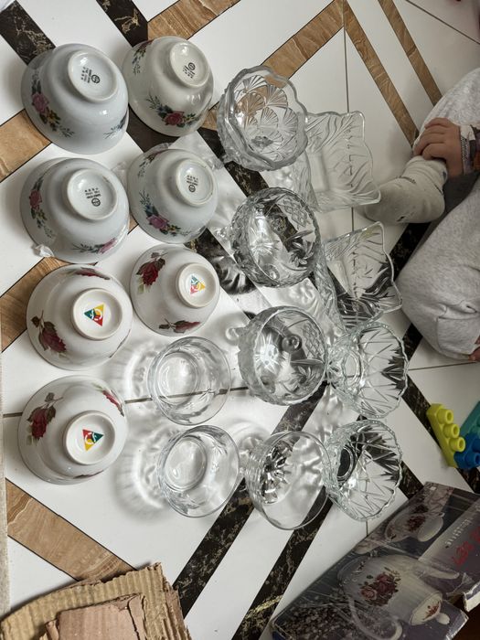 Тарелки набор еще много посуды