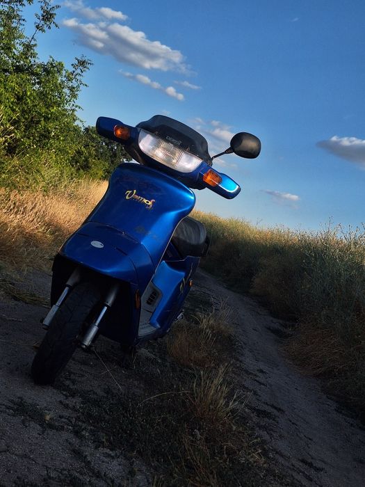 Скутер 50cc  с дукоменти скутера има лек проблем при интерес на тел