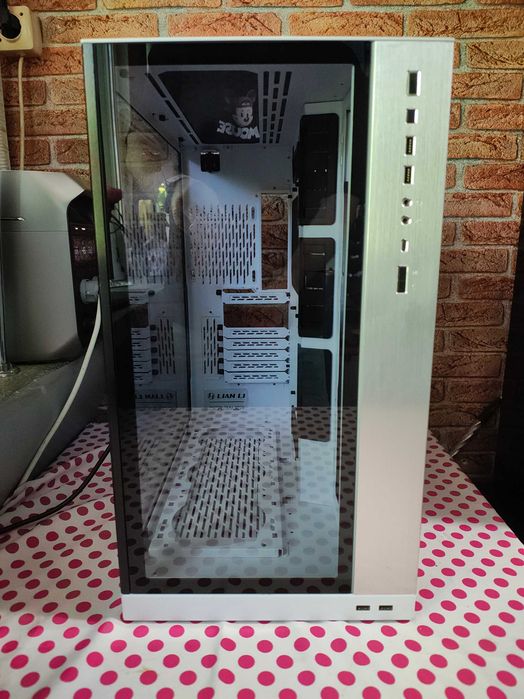 Carcasa Lian Li O11 Dynamic XL ROG White.