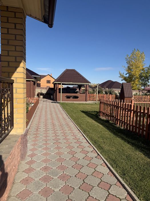 Продам дом в п.Ульбинский