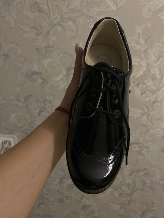 Продам туфли на мальчика