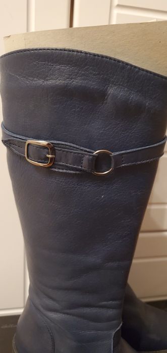 Продавам дамски ботуши